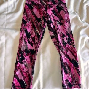 Lululemon Athletica Pink and Black Wunder Under Train HR Crop 21”